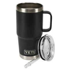 Yeti Coolers RAMBLER 25 OZ STRAW MUG Thermobecher BLACK -Lager Flair Verkaufsgeschäft 5638102531 d rambler 25 oz straw mug yeti coolers 24